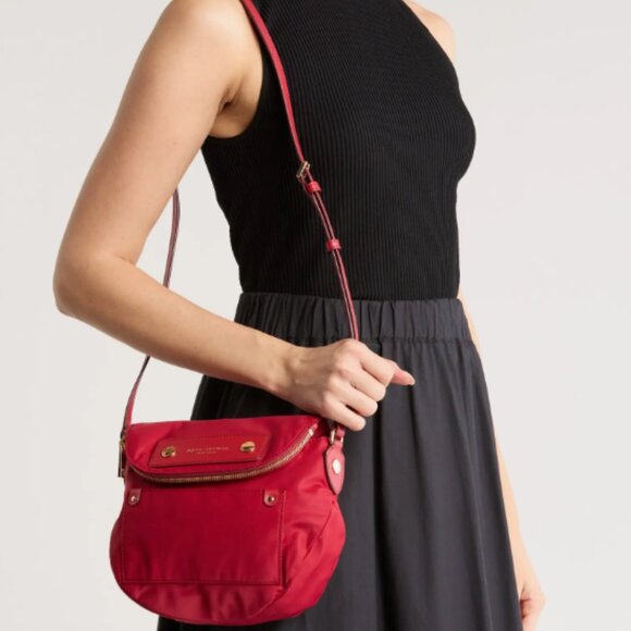 MARC JACOBS NATASHA RED NYLON CROSSBODY BAG - Picture 2 of 11
